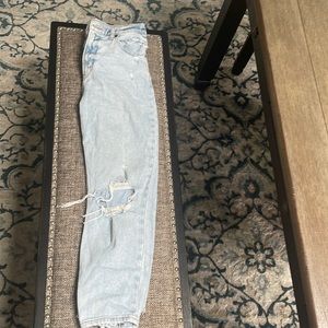 ABERCROMBIE”the mom high rise “ jeans